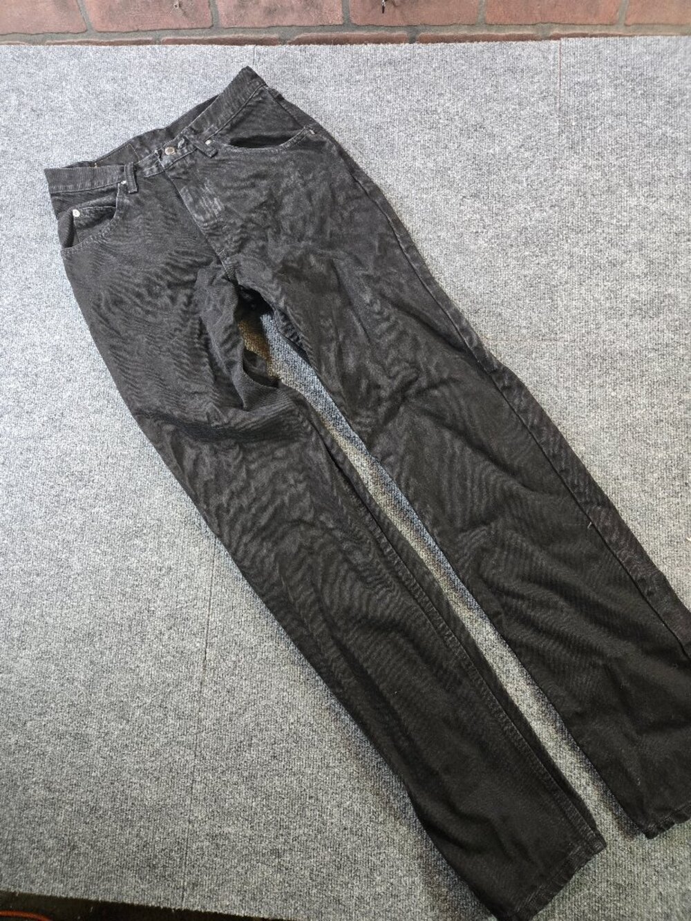 Wrangler Relaxed Fit Jeans Mens 30x36 Black Denim Dark Wash Straight Leg Zip Fly